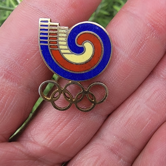 OLYMPIC Pin 1988 Seoul Korea of emblem logo. - Picture 6 of 6
